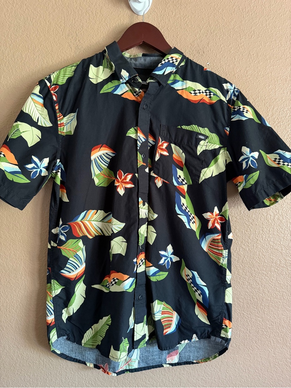 Vans Black Short-Sleeve Tropical Button-Up Shirt Size XL fits like Large